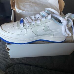 Brand New Nike Air Force 1 LV8 Youth 3.5